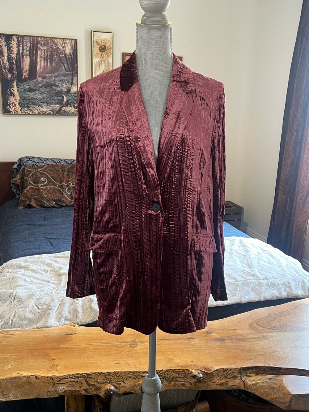 Kimchi Blue Urban Outfitters Gemma Maroon Crushed Velvet Boyfriend Blazer